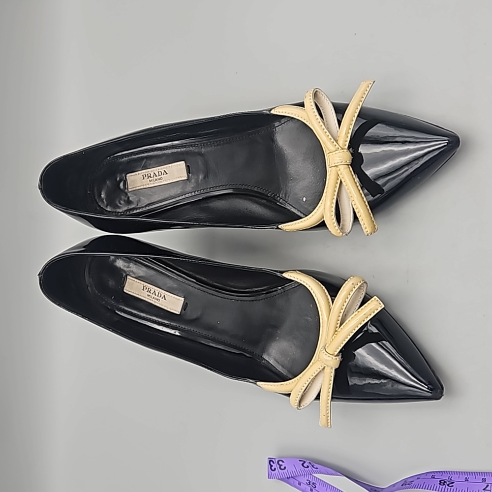 Prada Black Patent Leather Pointed Toe Heels with Cream Bow
